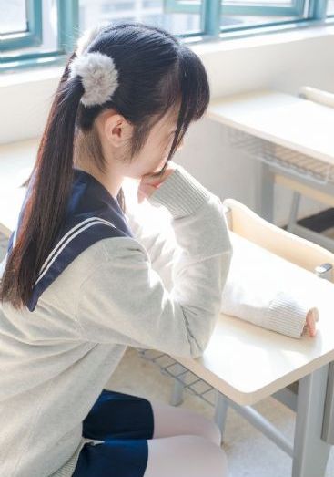 《他在逆光中告白》电视剧免费