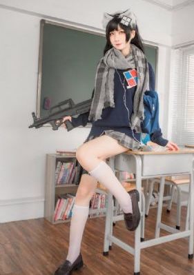 一只梨花压海棠