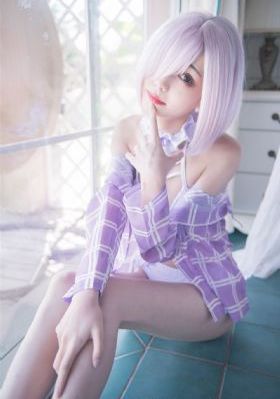 《不扣钮的女孩》